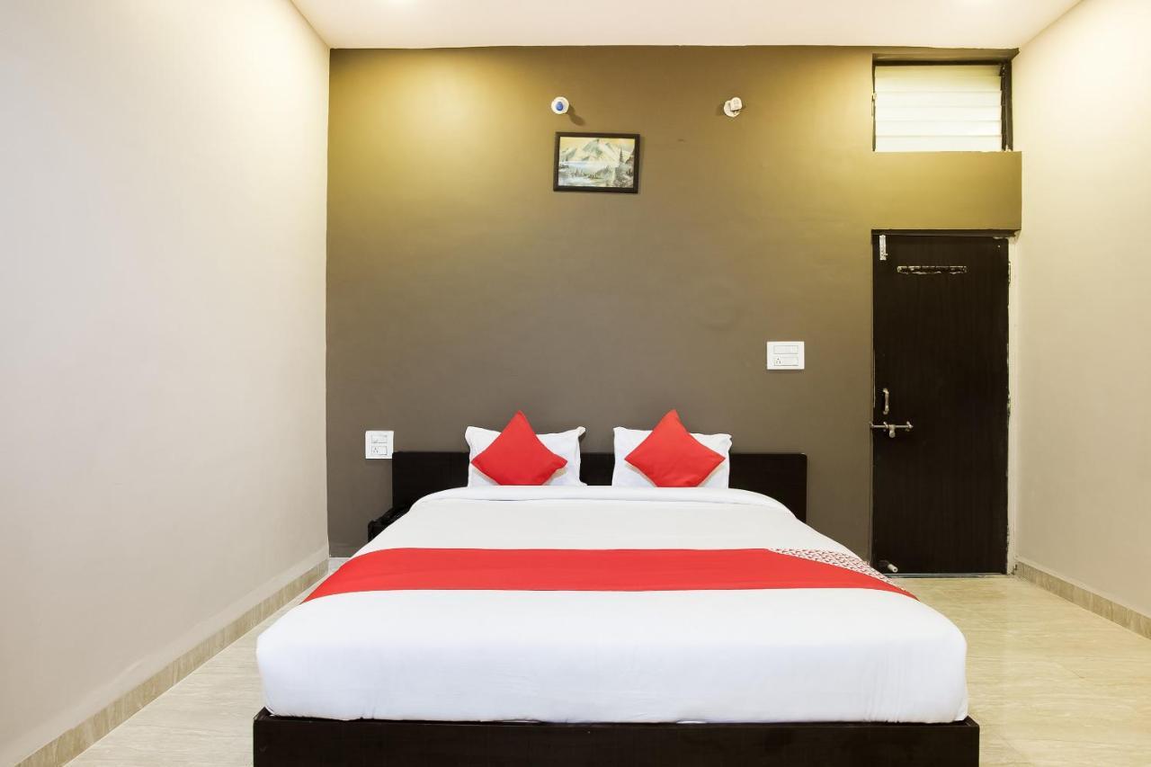 Oyo 39381 Kalajanki Hotel Ujjain Exterior foto